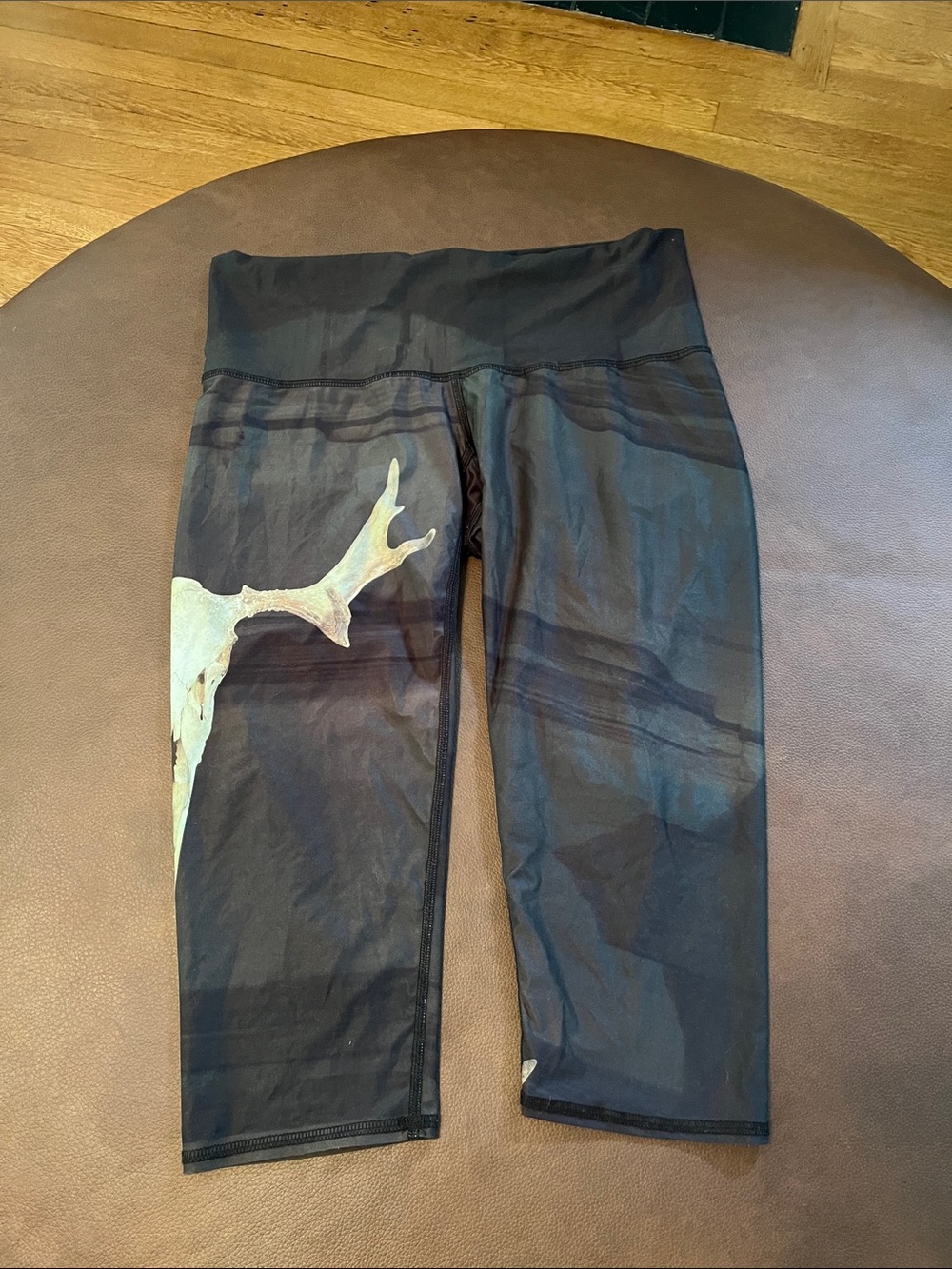 Teeki cropped deer skull leggings large